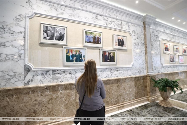 Гостьи из Минпрома о Дворце Независимости: "Зроблена ў Беларусі - гэта сіла"