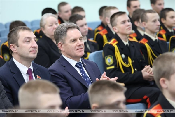 Петришенко: дети в преддверии праздников ждут чуда, исполнить которое под силу только взрослым Петришенко: дети в преддверии праздников ждут чуда, исполнить которое под силу только взрослым