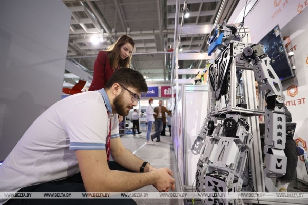 Головченко: в условиях внешнего давления нужно обеспечить технологическую независимость и цифровой суверенитет Головченко: в условиях внешнего давления нужно обеспечить технологическую независимость и цифровой суверенитет