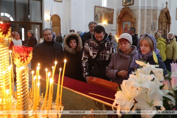 Православные верующие празднуют Пасху