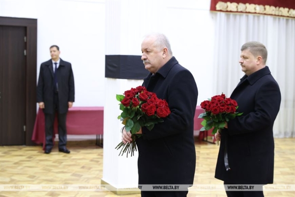 Церемония прощания с Владимиром Макеем (ОБНОВЛЯЕТСЯ) Церемония прощания с Владимиром Макеем (ОБНОВЛЯЕТСЯ)