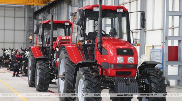 BELARUS - бренд Беларуси. Вспоминаем, как строился МТЗ и к чему привел визит Лукашенко в 1995 году BELARUS - бренд Беларуси. Вспоминаем, как строился МТЗ и к чему привел визит Лукашенко в 1995 году