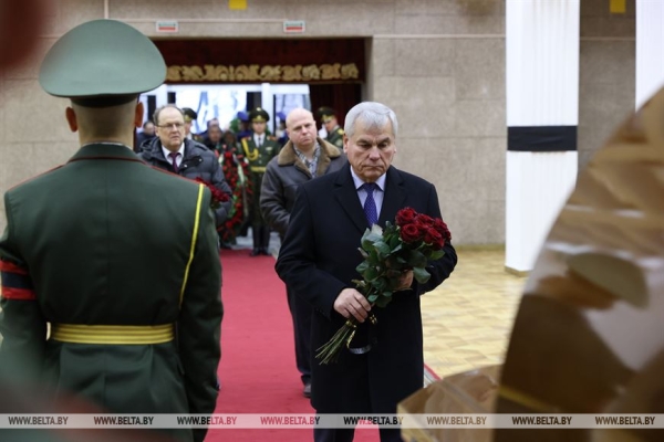 Церемония прощания с Владимиром Макеем (ОБНОВЛЯЕТСЯ) Церемония прощания с Владимиром Макеем (ОБНОВЛЯЕТСЯ)