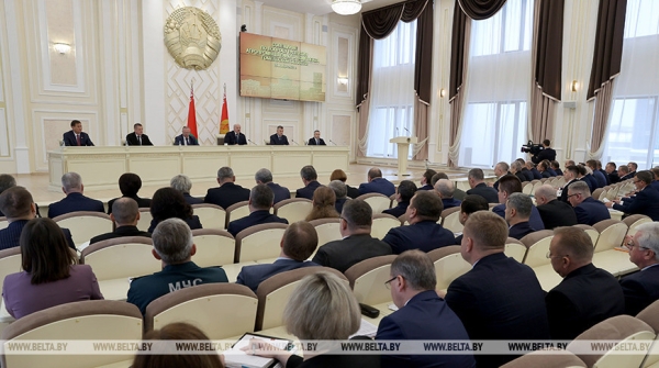 Лукашенко: 2023 год будет лакмусовой бумажкой для Гомельской области Лукашенко: 2023 год будет лакмусовой бумажкой для Гомельской области