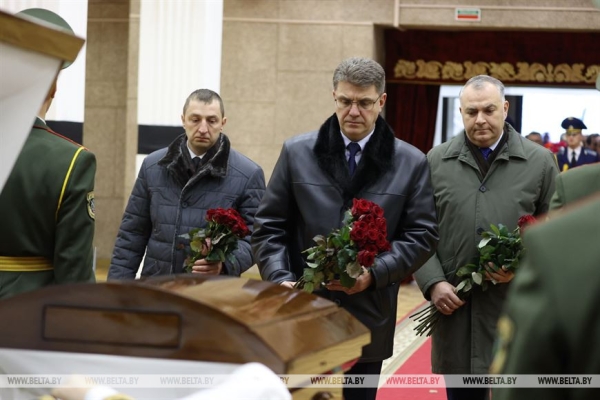 Церемония прощания с Владимиром Макеем (ОБНОВЛЯЕТСЯ) Церемония прощания с Владимиром Макеем (ОБНОВЛЯЕТСЯ)