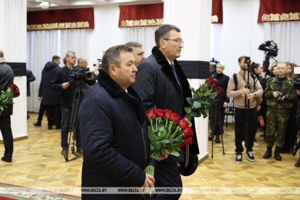 Церемония прощания с Владимиром Макеем (ОБНОВЛЯЕТСЯ) Церемония прощания с Владимиром Макеем (ОБНОВЛЯЕТСЯ)
