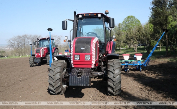 BELARUS - бренд Беларуси. Вспоминаем, как строился МТЗ и к чему привел визит Лукашенко в 1995 году BELARUS - бренд Беларуси. Вспоминаем, как строился МТЗ и к чему привел визит Лукашенко в 1995 году