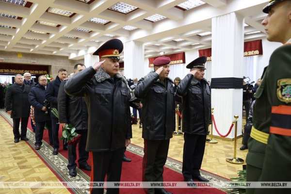 Церемония прощания с Владимиром Макеем (ОБНОВЛЯЕТСЯ) Церемония прощания с Владимиром Макеем (ОБНОВЛЯЕТСЯ)