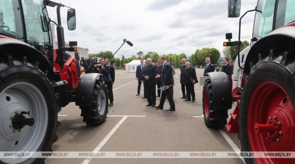 BELARUS - бренд Беларуси. Вспоминаем, как строился МТЗ и к чему привел визит Лукашенко в 1995 году BELARUS - бренд Беларуси. Вспоминаем, как строился МТЗ и к чему привел визит Лукашенко в 1995 году