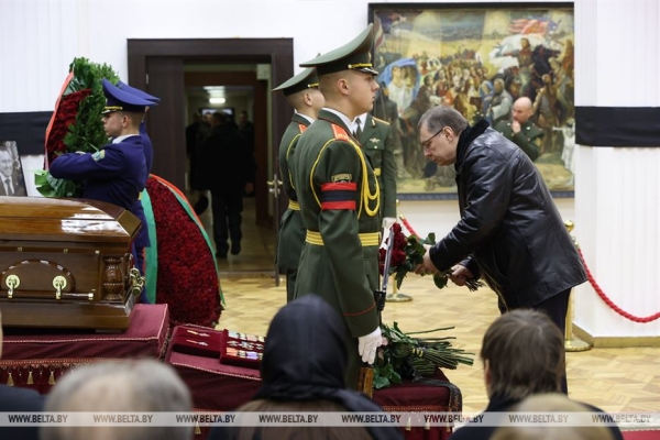 Церемония прощания с Владимиром Макеем (ОБНОВЛЯЕТСЯ) Церемония прощания с Владимиром Макеем (ОБНОВЛЯЕТСЯ)