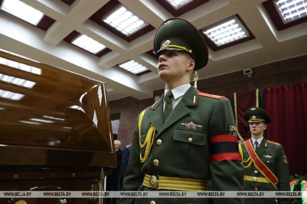 Церемония прощания с Владимиром Макеем (ОБНОВЛЯЕТСЯ) Церемония прощания с Владимиром Макеем (ОБНОВЛЯЕТСЯ)