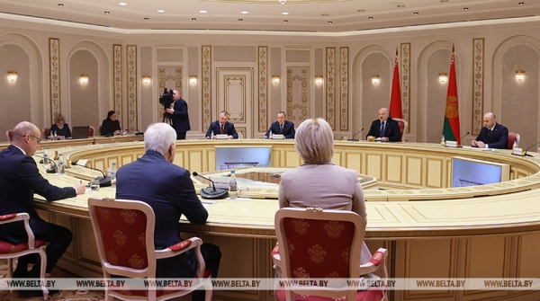 "Похоже на договорняк". Лукашенко поставил вопросы в связи с падением ракеты в Польше "Похоже на договорняк". Лукашенко поставил вопросы в связи с падением ракеты в Польше