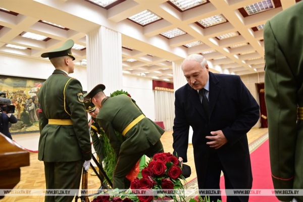 Церемония прощания с Владимиром Макеем (ОБНОВЛЯЕТСЯ) Церемония прощания с Владимиром Макеем (ОБНОВЛЯЕТСЯ)