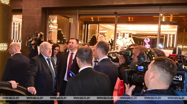 Лукашенко: американцы хотят одним ударом положить Европу и, растоптав Россию, подобраться к Китаю Лукашенко: американцы хотят одним ударом положить Европу и, растоптав Россию, подобраться к Китаю