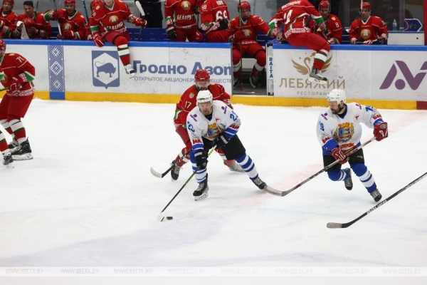 Хоккейная команда Президента Беларуси сыграла вничью на любительском турнире Хоккейная команда Президента Беларуси сыграла вничью на любительском турнире