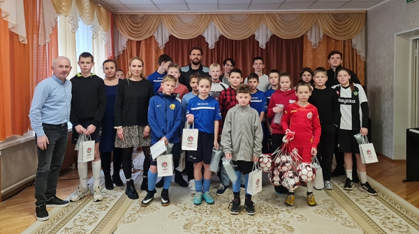 Да здравствует футбол! В честь чемпионата мира - 2022 Betera посетила воспитанников детского дома в Минске Да здравствует футбол! В честь чемпионата мира - 2022 Betera посетила воспитанников детского дома в Минске