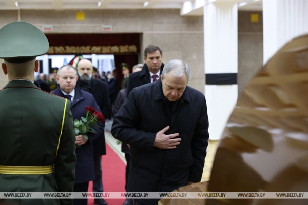 Церемония прощания с Владимиром Макеем (ОБНОВЛЯЕТСЯ) Церемония прощания с Владимиром Макеем (ОБНОВЛЯЕТСЯ)