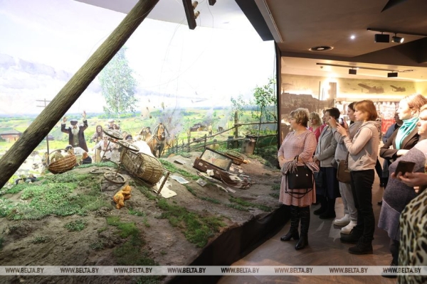 ФОТОФАКТ: Участницы первого республиканского форума тружениц села посетили музей истории Великой Отечественной войны