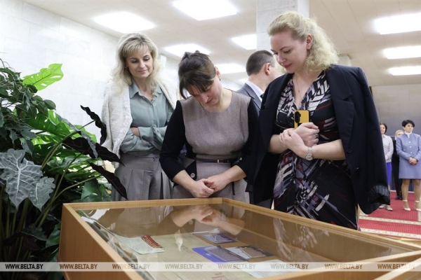 Выставка об истории здания Администрации Президента открылась в Минске Выставка об истории здания Администрации Президента открылась в Минске