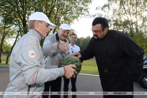 BELARUS - бренд Беларуси. Вспоминаем, как строился МТЗ и к чему привел визит Лукашенко в 1995 году BELARUS - бренд Беларуси. Вспоминаем, как строился МТЗ и к чему привел визит Лукашенко в 1995 году