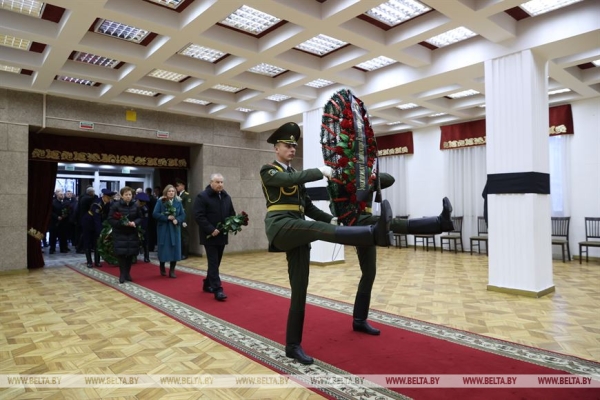 Церемония прощания с Владимиром Макеем (ОБНОВЛЯЕТСЯ) Церемония прощания с Владимиром Макеем (ОБНОВЛЯЕТСЯ)