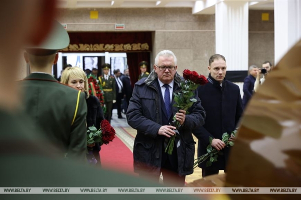 Церемония прощания с Владимиром Макеем (ОБНОВЛЯЕТСЯ) Церемония прощания с Владимиром Макеем (ОБНОВЛЯЕТСЯ)