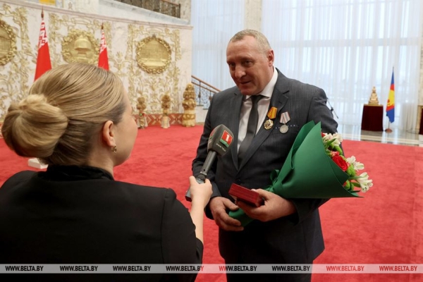 Лукашенко: благополучие государства и его продовольственная безопасность находятся в руках тружеников АПК Лукашенко: благополучие государства и его продовольственная безопасность находятся в руках тружеников АПК