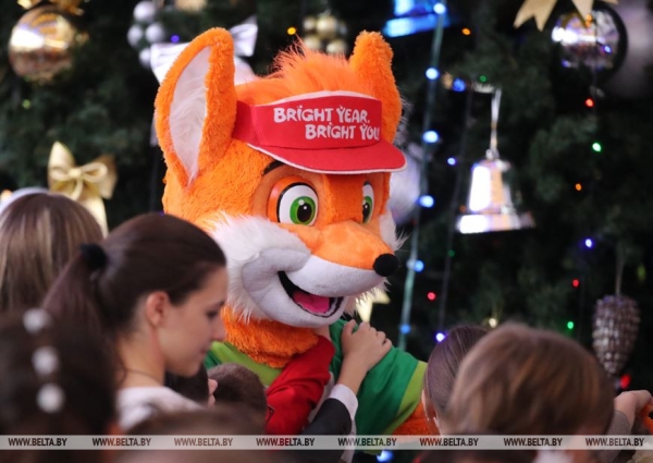 Вы знали, что акции "Наши дети" и президентской елке уже почти 30 лет? Вспоминаем историю этой новогодней традиции Вы знали, что акции "Наши дети" и президентской елке уже почти 30 лет? Вспоминаем историю этой новогодней традиции