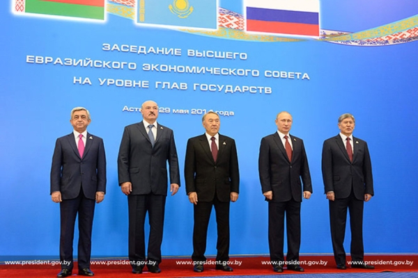 Производства будущего, конец эпохи доллара и санкционный самострел. Как Лукашенко видит стратегию евразийской интеграции Производства будущего, конец эпохи доллара и санкционный самострел. Как Лукашенко видит стратегию евразийской интеграции