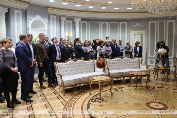 Гости Дворца Независимости разные, но эмоции всегда одни - восторг и восхищение Гости Дворца Независимости разные, но эмоции всегда одни - восторг и восхищение