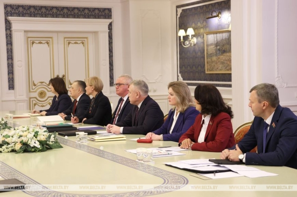 "Если вдруг что, там решится главный вопрос". Лукашенко по-простому объяснил, зачем нужно ВНС "Если вдруг что, там решится главный вопрос". Лукашенко по-простому объяснил, зачем нужно ВНС