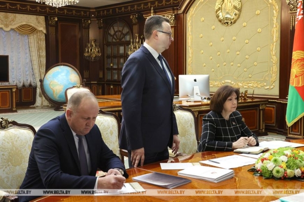 "Государство для народа, ну так народ надо лечить!" Лукашенко доклад Пиневича разбавил большой ложкой дегтя