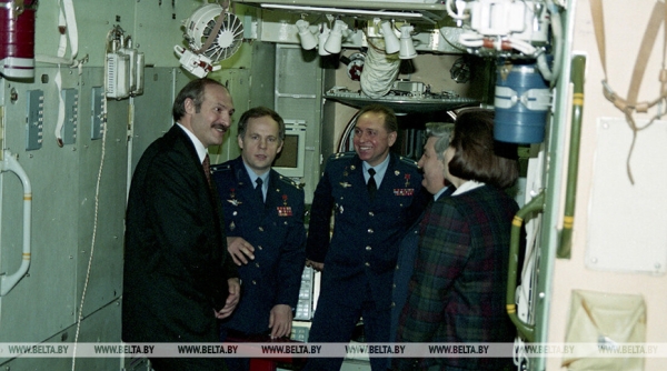 Скептикам наперекор. Как Лукашенко выводил в космос суверенную Беларусь