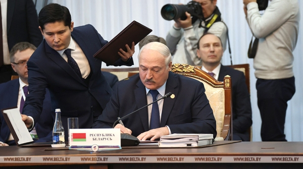 Производства будущего, конец эпохи доллара и санкционный самострел. Как Лукашенко видит стратегию евразийской интеграции Производства будущего, конец эпохи доллара и санкционный самострел. Как Лукашенко видит стратегию евразийской интеграции