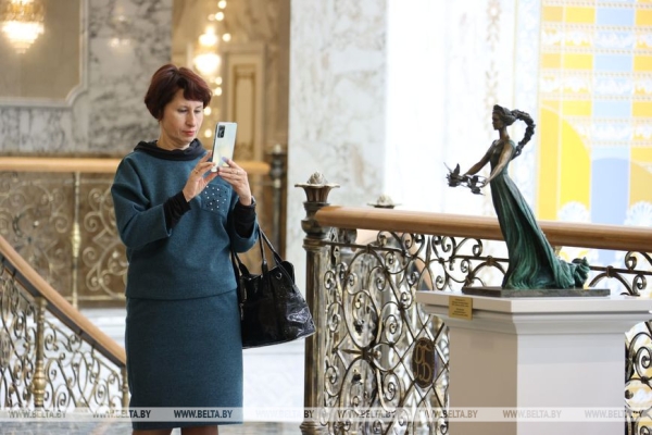 Гости Дворца Независимости разные, но эмоции всегда одни - восторг и восхищение Гости Дворца Независимости разные, но эмоции всегда одни - восторг и восхищение