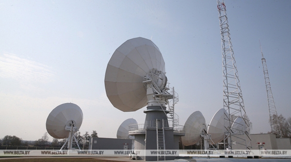 Скептикам наперекор. Как Лукашенко выводил в космос суверенную Беларусь