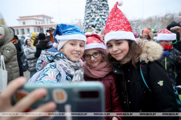 Вы знали, что акции "Наши дети" и президентской елке уже почти 30 лет? Вспоминаем историю этой новогодней традиции Вы знали, что акции "Наши дети" и президентской елке уже почти 30 лет? Вспоминаем историю этой новогодней традиции