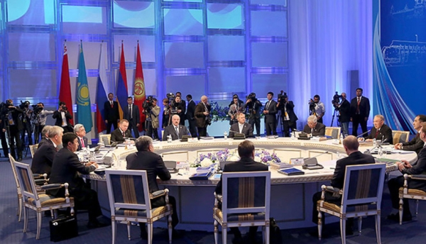 Производства будущего, конец эпохи доллара и санкционный самострел. Как Лукашенко видит стратегию евразийской интеграции Производства будущего, конец эпохи доллара и санкционный самострел. Как Лукашенко видит стратегию евразийской интеграции