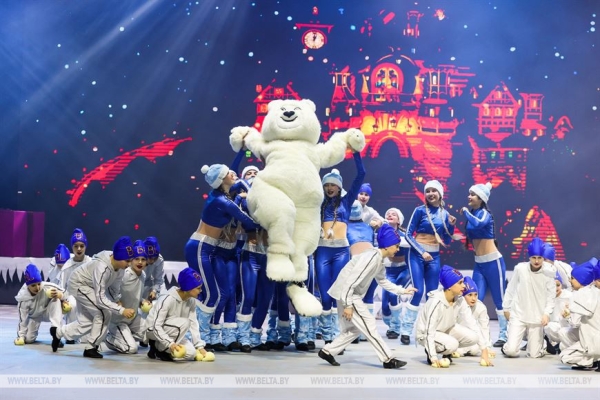 Вы знали, что акции "Наши дети" и президентской елке уже почти 30 лет? Вспоминаем историю этой новогодней традиции Вы знали, что акции "Наши дети" и президентской елке уже почти 30 лет? Вспоминаем историю этой новогодней традиции