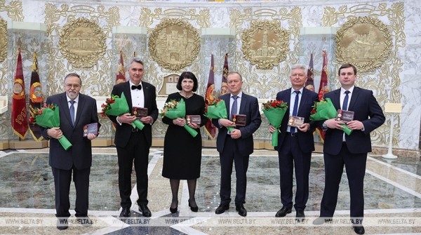 Скептикам наперекор. Как Лукашенко выводил в космос суверенную Беларусь