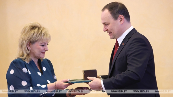 Головченко вручил госнаграды представителям различных сфер Головченко вручил госнаграды представителям различных сфер