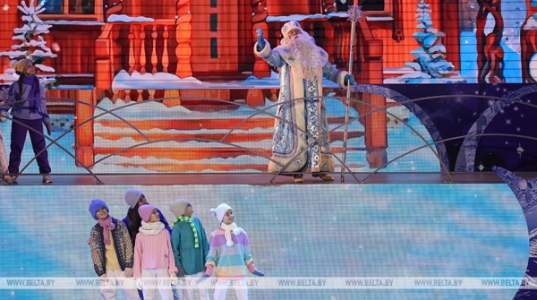 Лукашенко рассказал о новогодних традициях суверенной Беларуси и предложил завести еще одну Лукашенко рассказал о новогодних традициях суверенной Беларуси и предложил завести еще одну