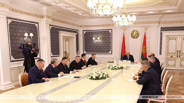 "Пока не рубанет Президент…" Лукашенко потребовал от чиновников исключить волокиту и бюрократизм