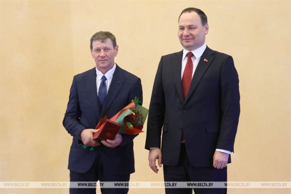 Головченко вручил госнаграды представителям различных сфер Головченко вручил госнаграды представителям различных сфер