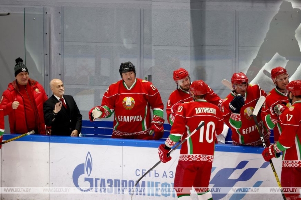 Хоккейная команда Президента Беларуси выиграла в матче любительского турнира Хоккейная команда Президента Беларуси выиграла в матче любительского турнира