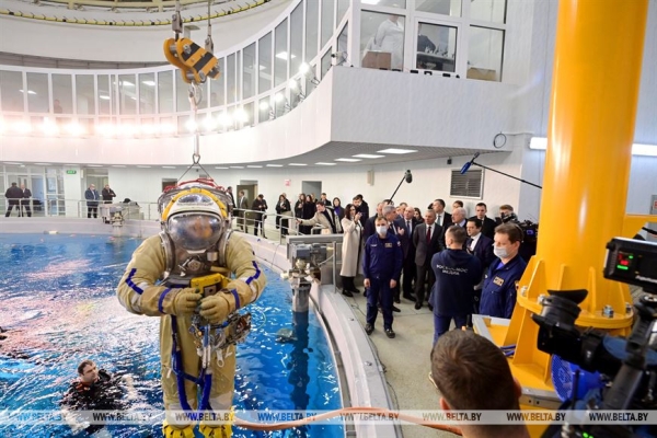 "Возглавил бы станцию". Олег Новицкий о возможности полета Лукашенко в космос "Возглавил бы станцию". Олег Новицкий о возможности полета Лукашенко в космос