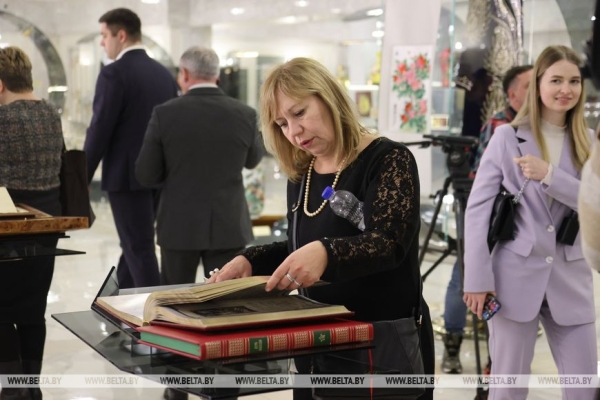 Гости Дворца Независимости разные, но эмоции всегда одни - восторг и восхищение Гости Дворца Независимости разные, но эмоции всегда одни - восторг и восхищение