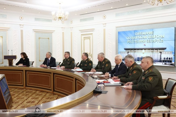 Хренин: мы обязаны реагировать на обстановку вокруг Беларуси и готовить свои Вооруженные Силы к обороне Хренин: мы обязаны реагировать на обстановку вокруг Беларуси и готовить свои Вооруженные Силы к обороне