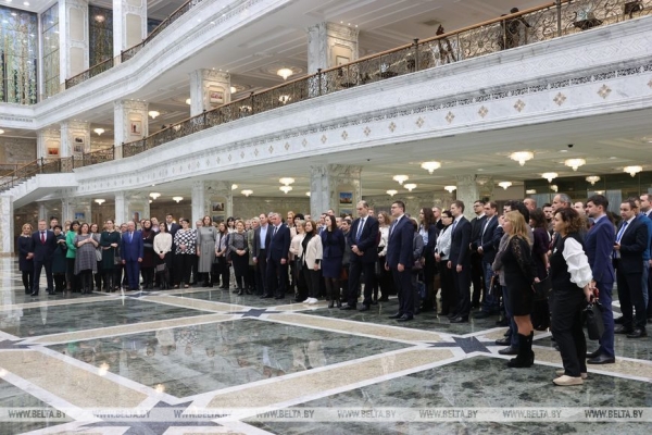 Гости Дворца Независимости разные, но эмоции всегда одни - восторг и восхищение Гости Дворца Независимости разные, но эмоции всегда одни - восторг и восхищение