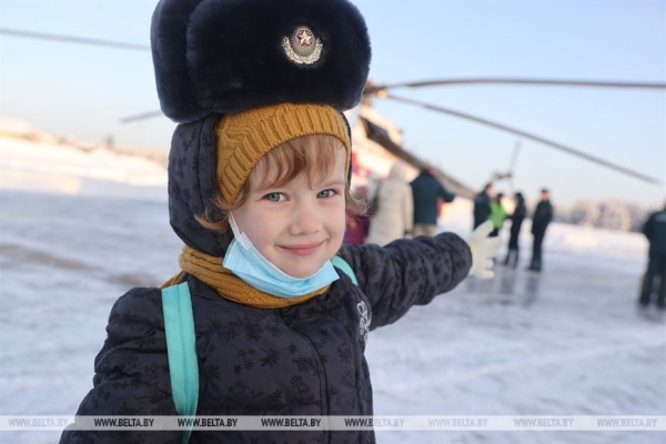 Из средиземноморского тепла в морозную Беларусь. Два вертолета авиации МЧС вернулись из Турции Из средиземноморского тепла в морозную Беларусь. Два вертолета авиации МЧС вернулись из Турции